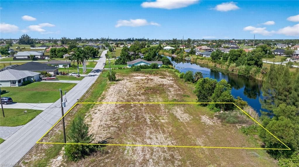 2059 17th St, Cape Coral, FL 33993-3