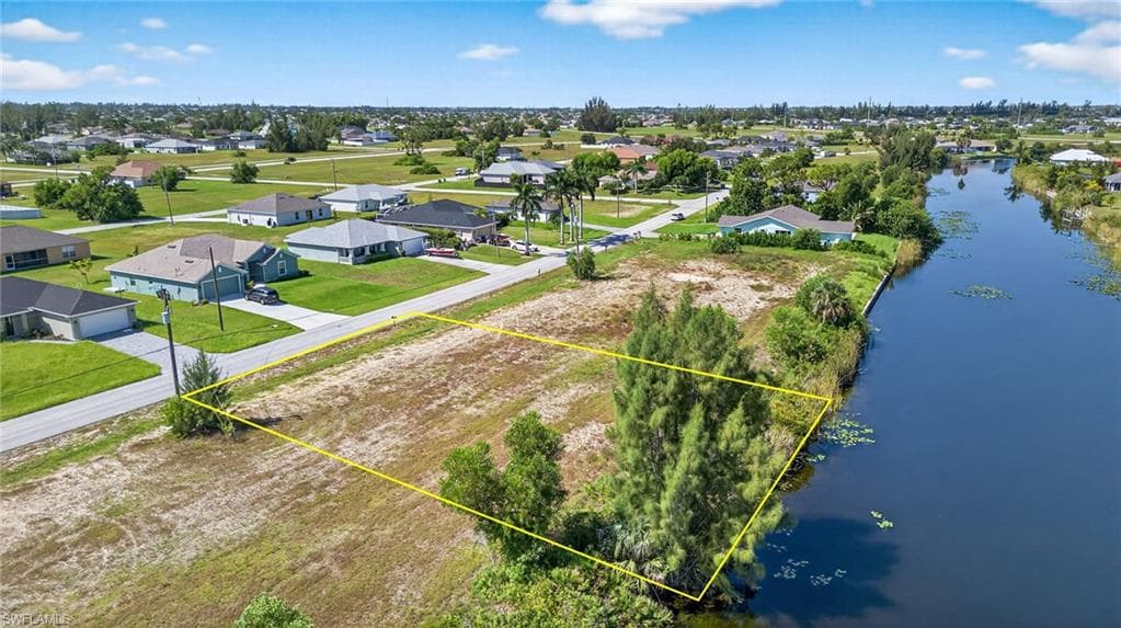 2059 17th St, Cape Coral, FL 33993-4