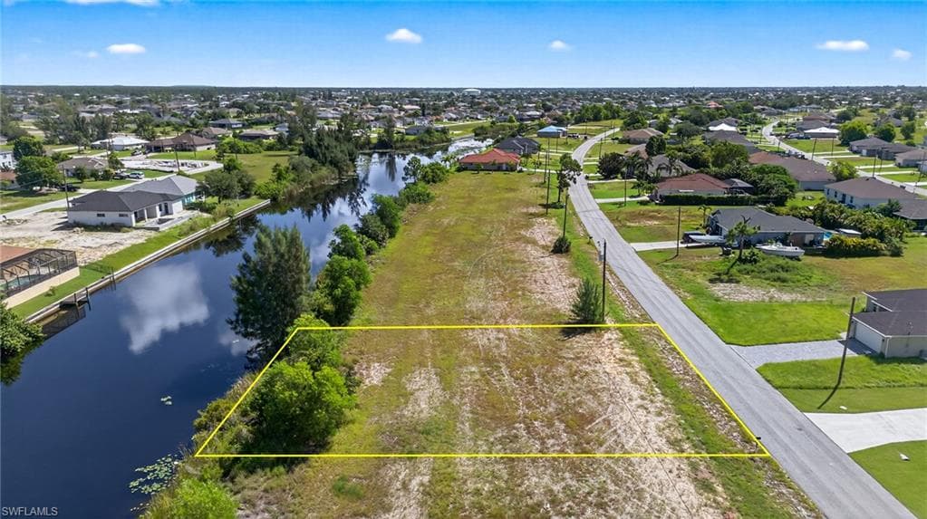 2059 17th St, Cape Coral, FL 33993-6