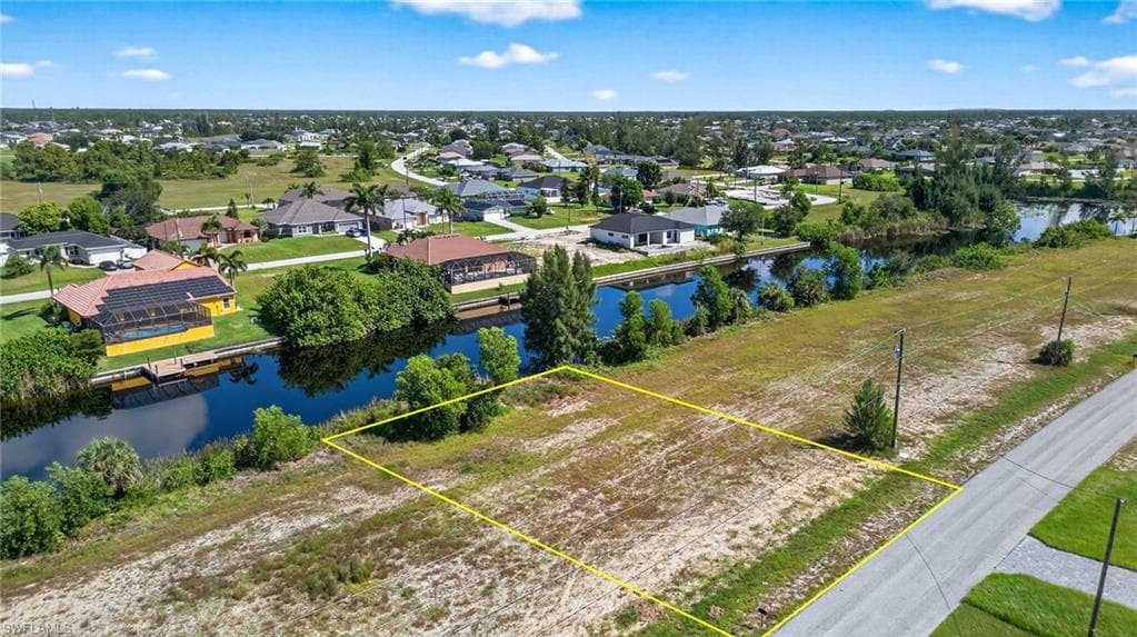 2059 17th St, Cape Coral, FL 33993-7