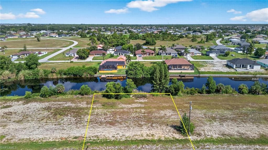 2059 17th St, Cape Coral, FL 33993-8