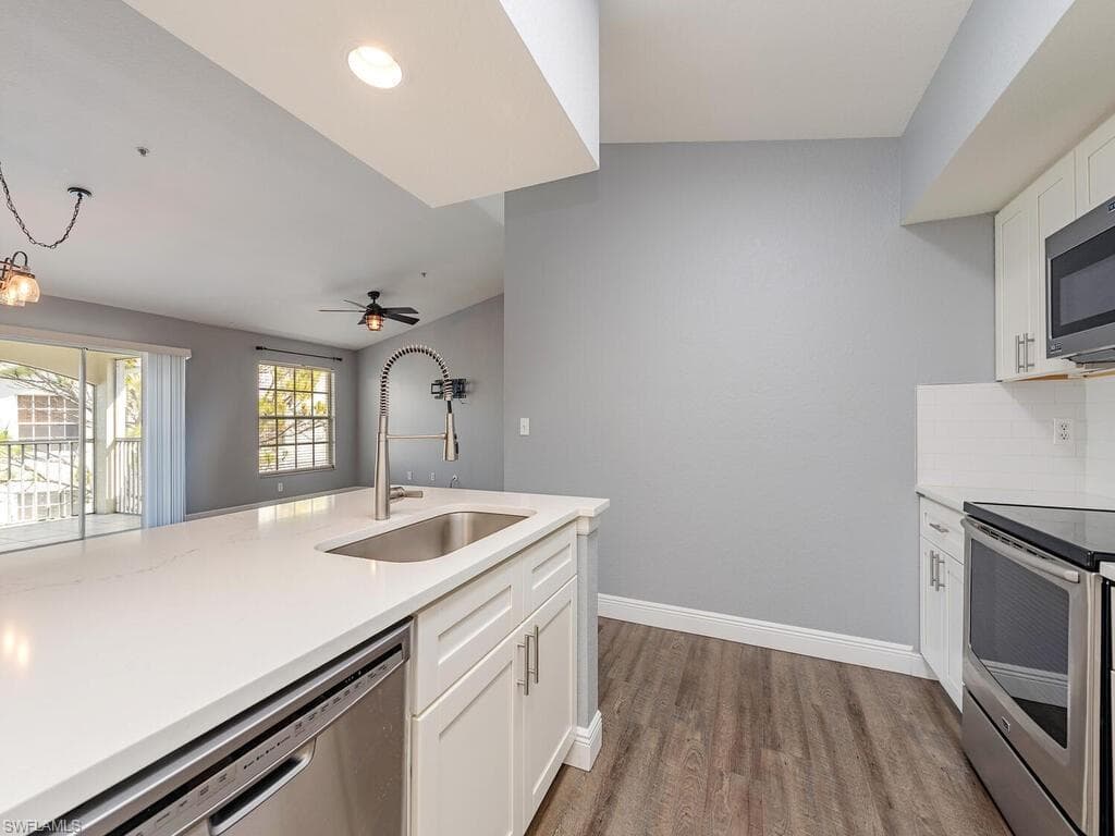 4670 Saint Croix Ln 631, Naples, FL 34109-5
