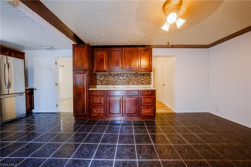 4512 Normandy Dr, Naples, FL 34112-10