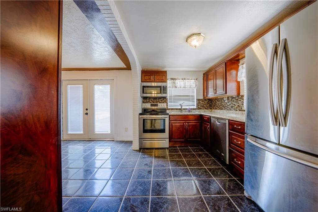 4512 Normandy Dr, Naples, FL 34112-14