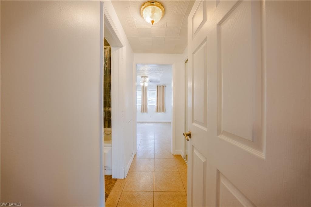 4512 Normandy Dr, Naples, FL 34112-15