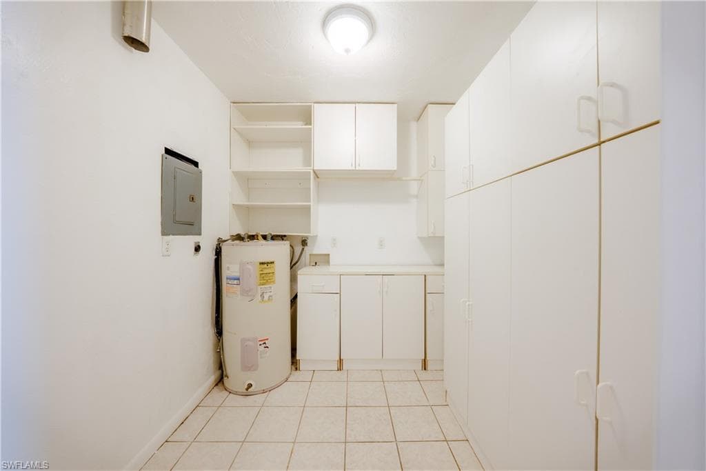 4512 Normandy Dr, Naples, FL 34112-21