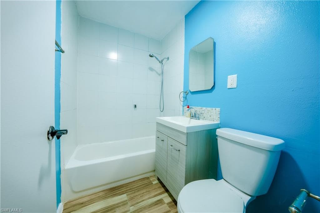 4512 Normandy Dr, Naples, FL 34112-27