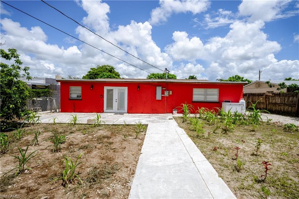 4512 Normandy Dr, Naples, FL 34112-29