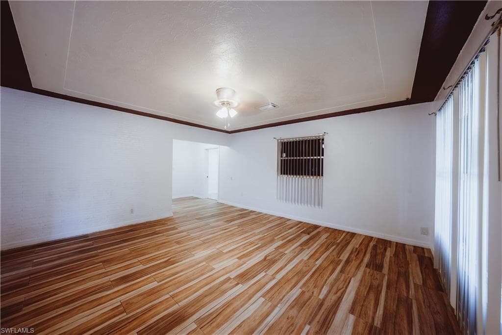 4512 Normandy Dr, Naples, FL 34112-5