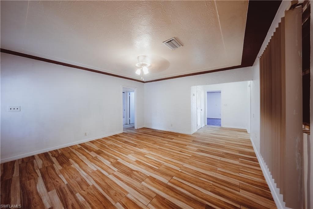4512 Normandy Dr, Naples, FL 34112-6