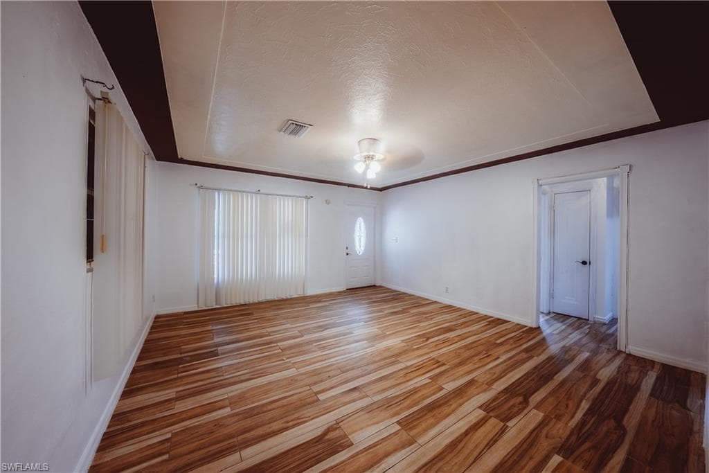 4512 Normandy Dr, Naples, FL 34112-7