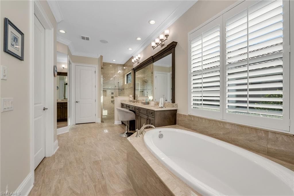 11958 Heather Woods Ct, Naples, FL 34120-19