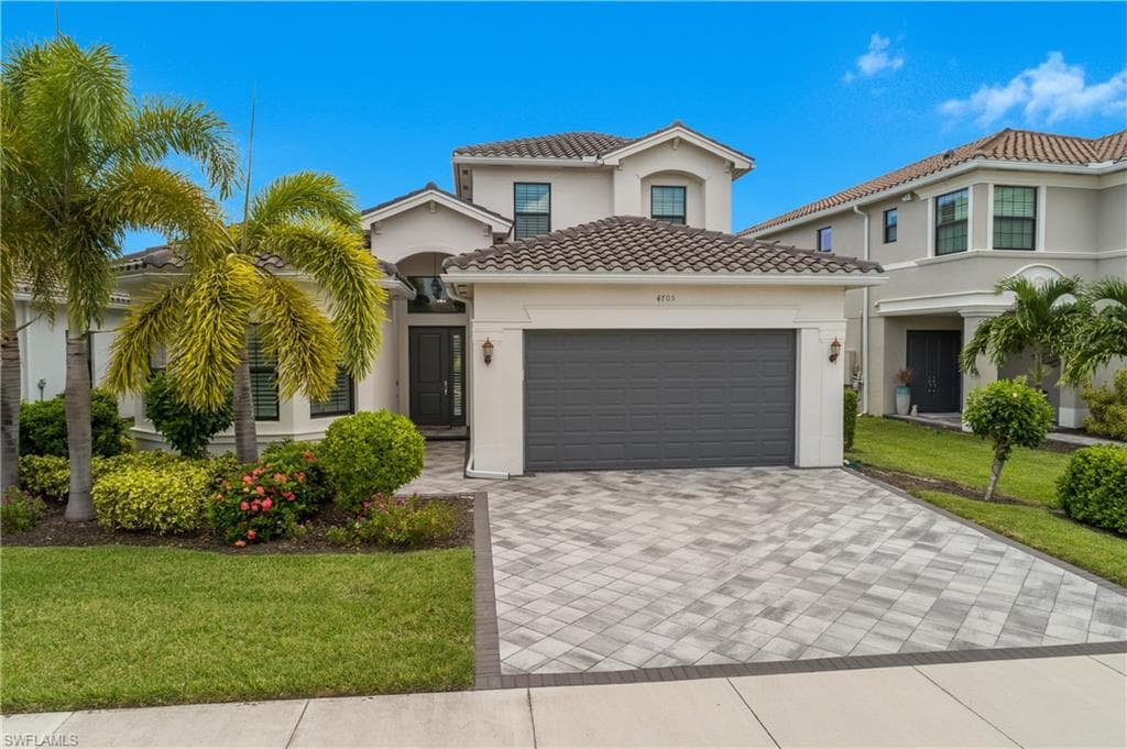 4705 Kensington Cir, Naples, FL 34119-29