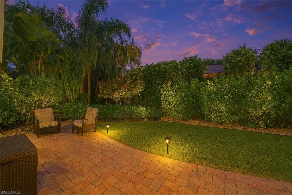 193 Skipping Stone Ln, Naples, FL 34119-16