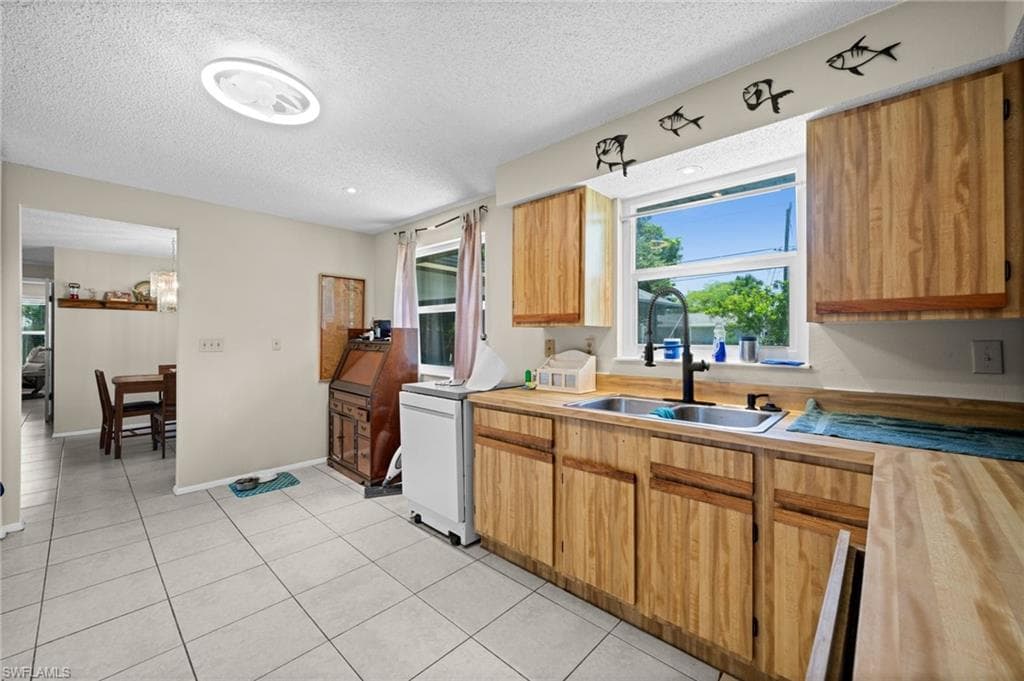 9288 Oak Bridge Ct, Fort Myers, FL 33967-4