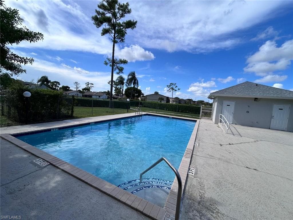 1871 Abbey Road 19a, West Palm Beach, FL 33415-15