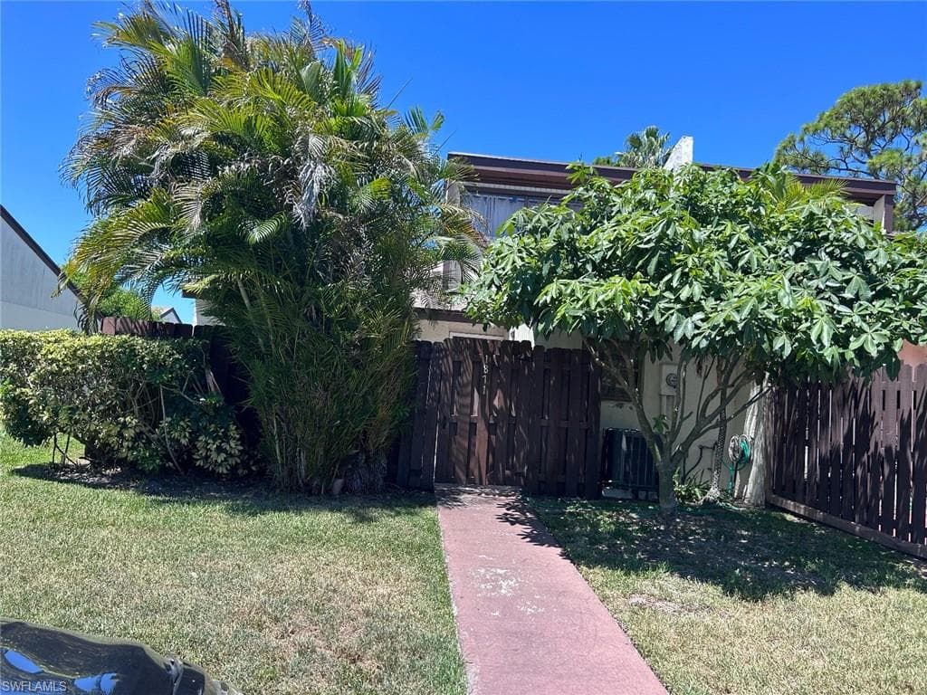 1871 Abbey Road 19a, West Palm Beach, FL 33415-1