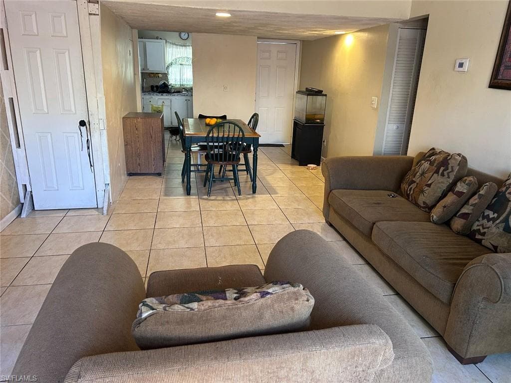 1871 Abbey Road 19a, West Palm Beach, FL 33415-5