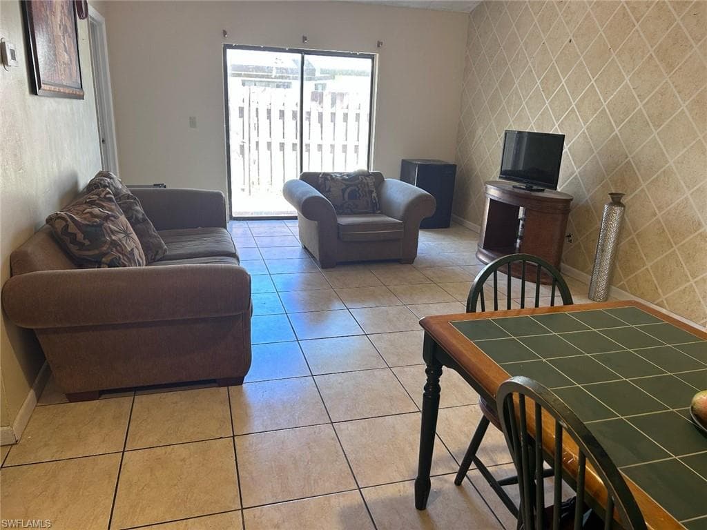 1871 Abbey Road 19a, West Palm Beach, FL 33415-6