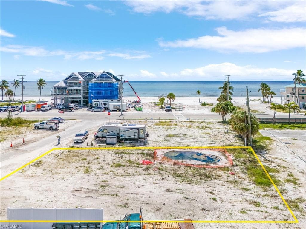 101-103 Andre Mar Dr, Fort Myers Beach, FL 33931-4
