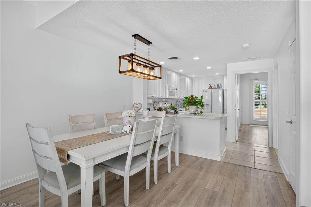 28713 Alessandria Cir, Bonita Springs, FL 34135-9