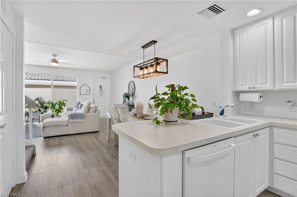 28713 Alessandria Cir, Bonita Springs, FL 34135-14