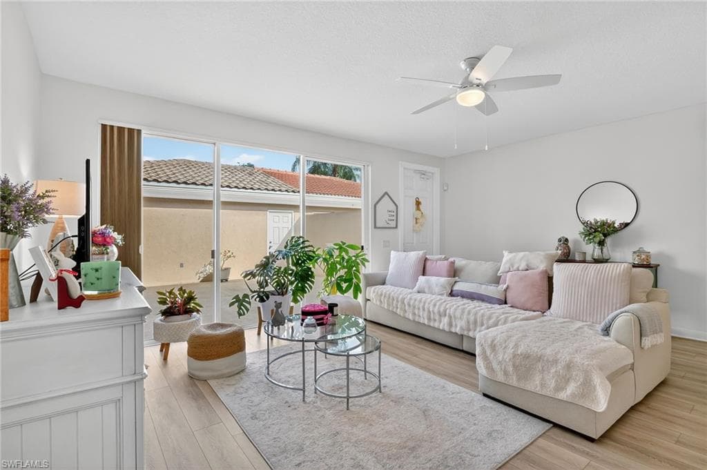 28713 Alessandria Cir, Bonita Springs, FL 34135-4