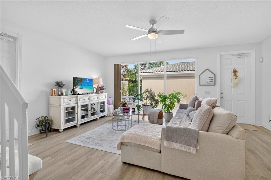28713 Alessandria Cir, Bonita Springs, FL 34135-5