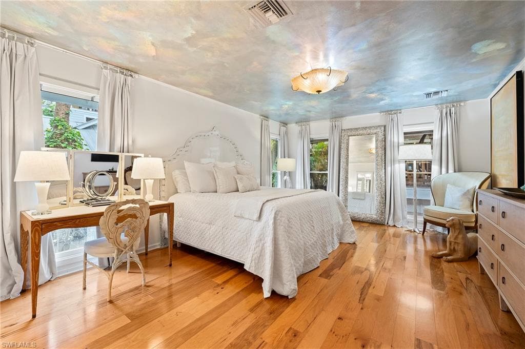 61 12th Ave S, Naples, FL 34102-22