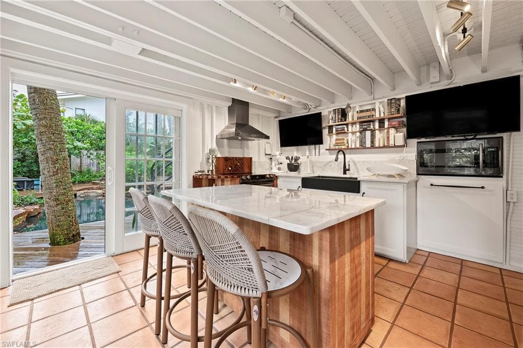 61 12th Ave S, Naples, FL 34102-29