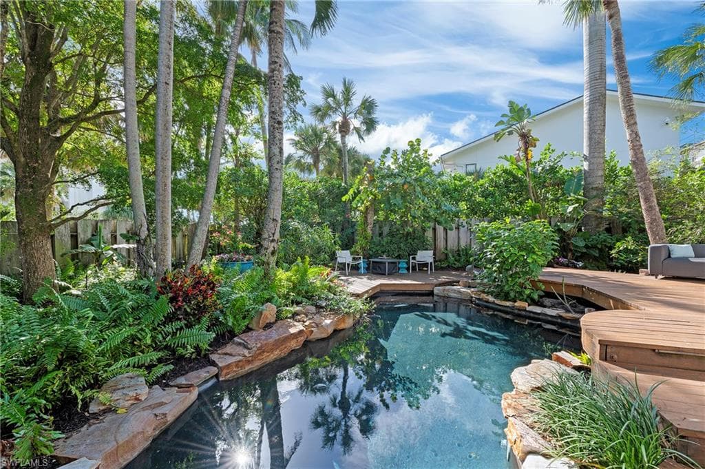 61 12th Ave S, Naples, FL 34102-38