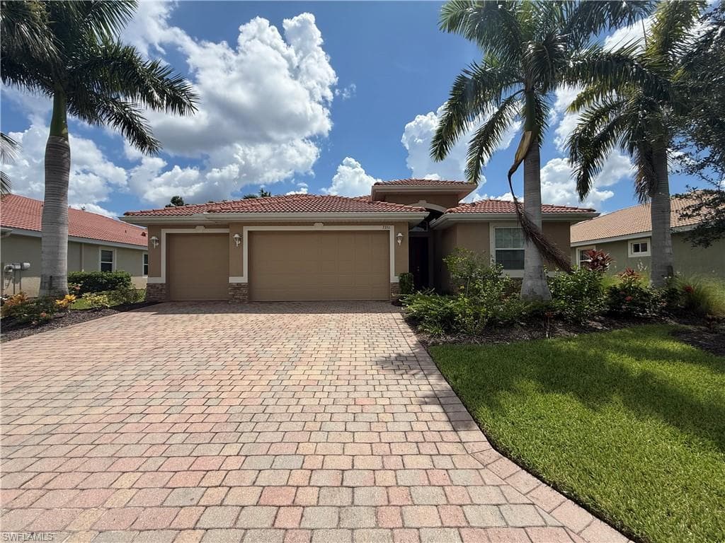 3351 Banyon Hollow Loop, North Fort Myers, FL 33903-2