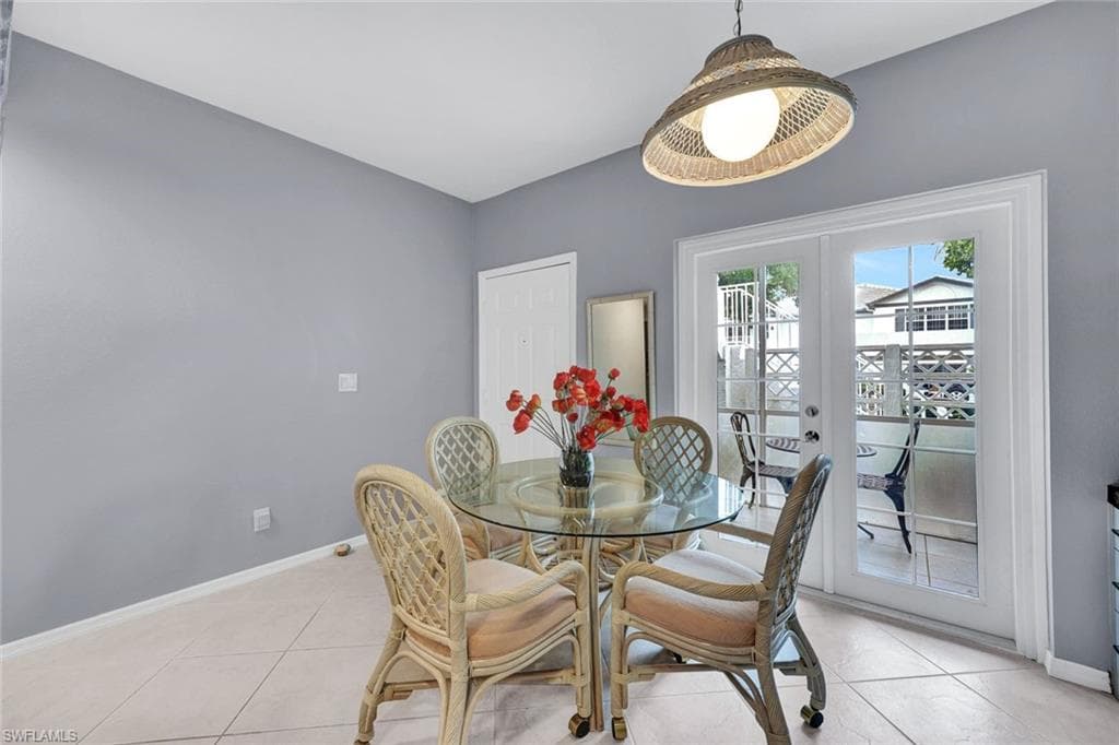 859 Tanbark Dr 103, Naples, FL 34108-9