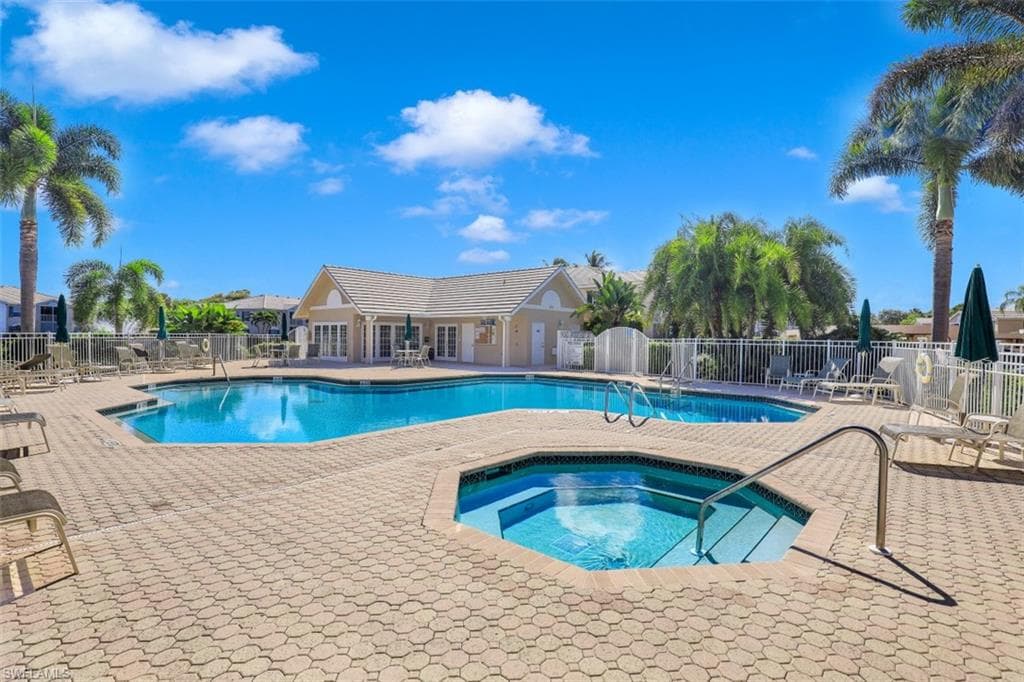 859 Tanbark Dr 103, Naples, FL 34108-18