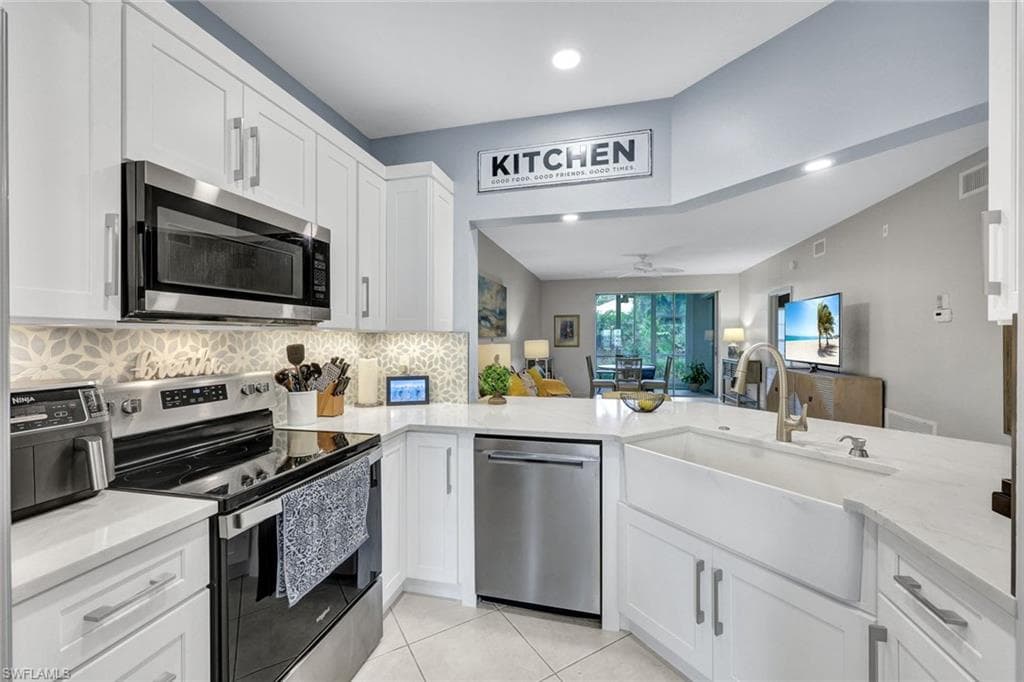 859 Tanbark Dr 103, Naples, FL 34108-3