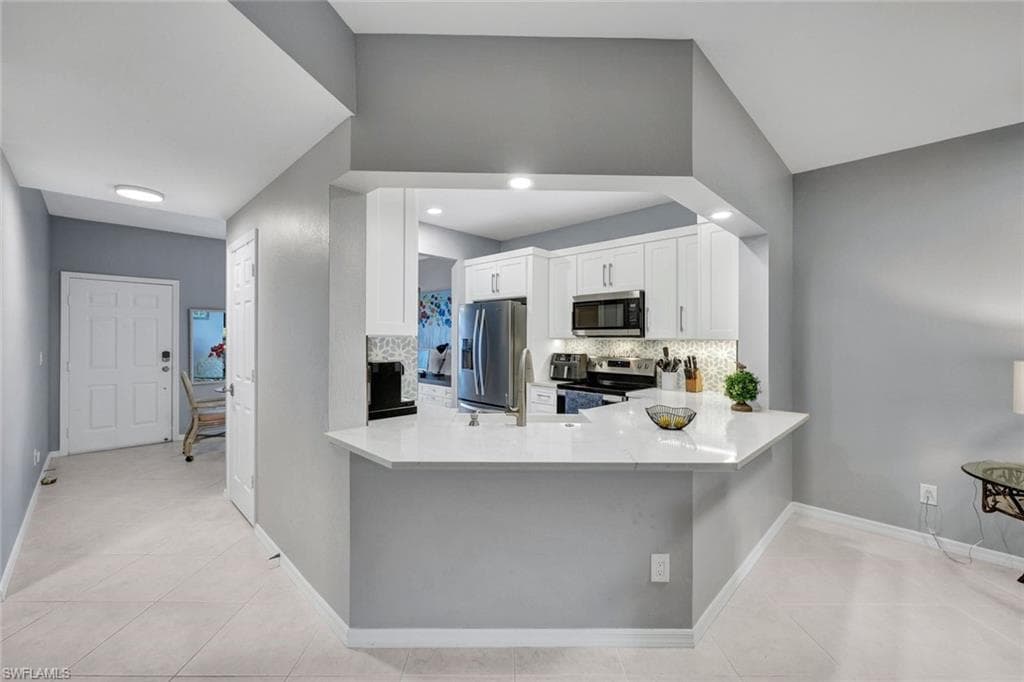 859 Tanbark Dr 103, Naples, FL 34108-4