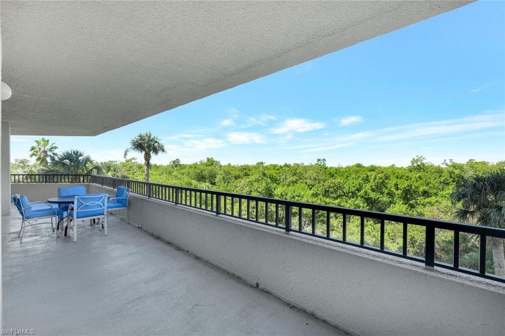 6001 Pelican Bay Blvd 202, Naples, FL 34108-22