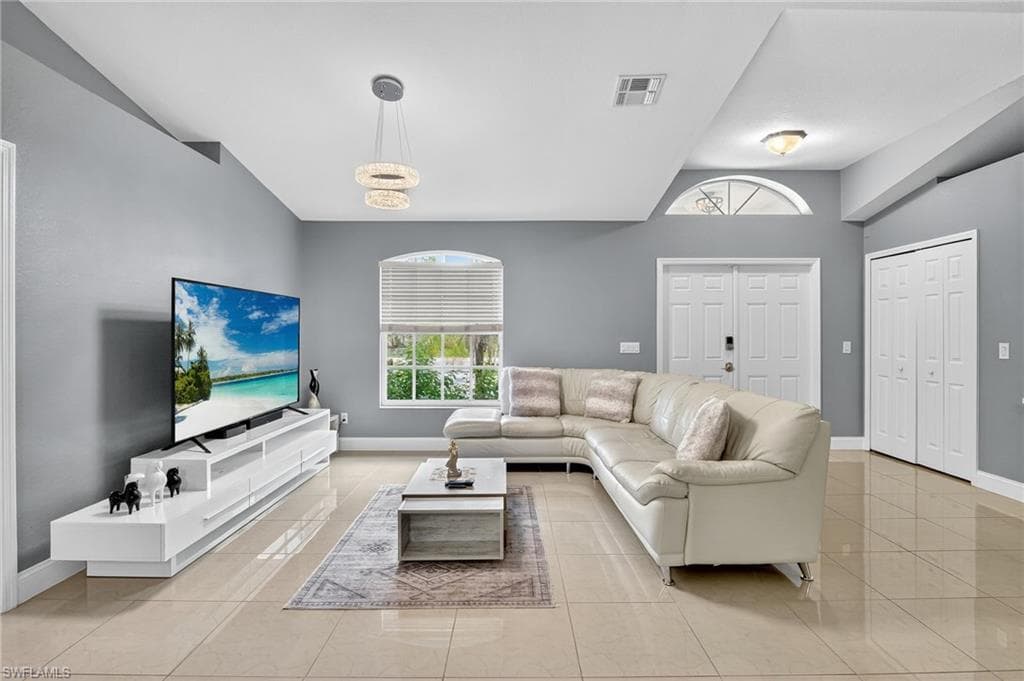 850 29th St SW, Naples, FL 34117-9