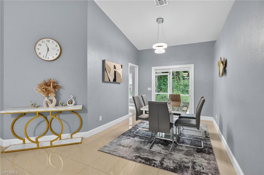 850 29th St SW, Naples, FL 34117-11