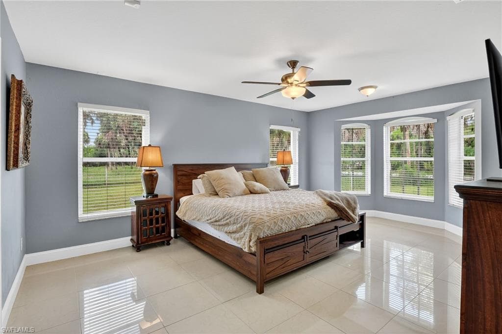 850 29th St SW, Naples, FL 34117-12