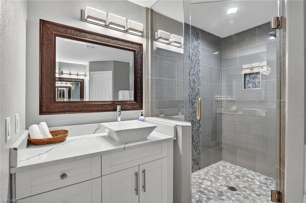 850 29th St SW, Naples, FL 34117-14