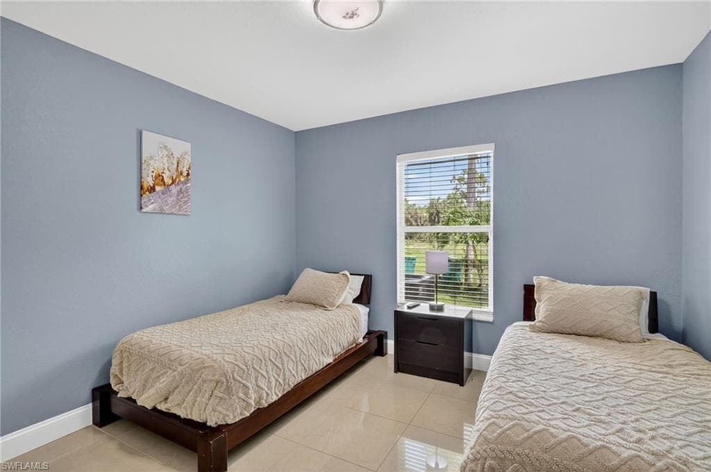 850 29th St SW, Naples, FL 34117-19