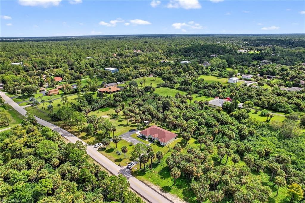 850 29th St SW, Naples, FL 34117-2