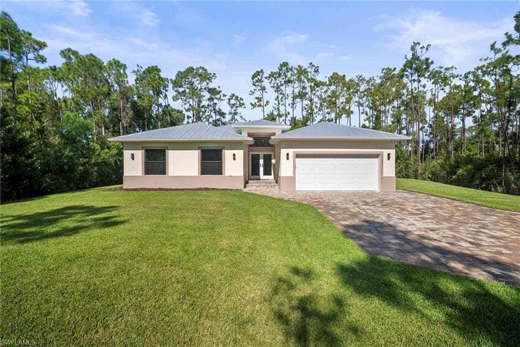 24132 Melanie Ln, Bonita Springs, FL 34135-2