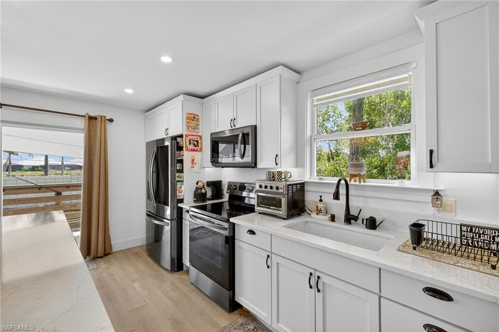 3020 Woodside Ave, Naples, FL 34112-10