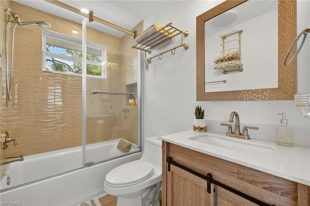 3020 Woodside Ave, Naples, FL 34112-18