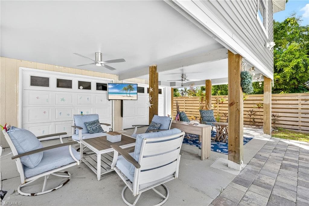 3020 Woodside Ave, Naples, FL 34112-5