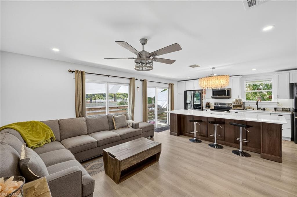 3020 Woodside Ave, Naples, FL 34112-6