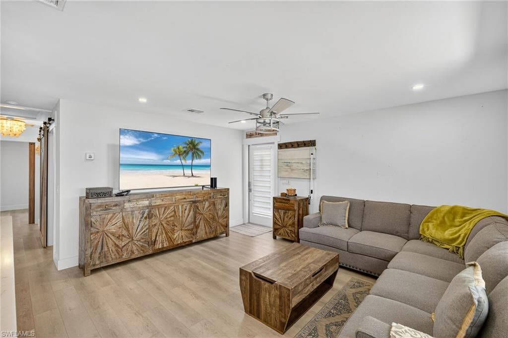 3020 Woodside Ave, Naples, FL 34112-8