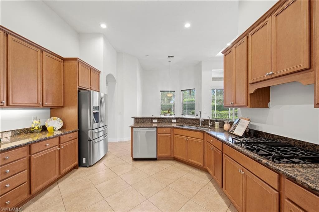 8411 Sedonia Cir, Estero, FL 33967-15